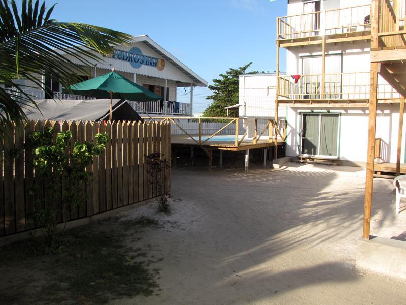 Pedro'S Hotel & Inn San Pedro  Esterno foto