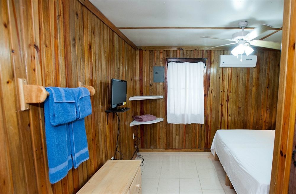 Pedro'S Hotel & Inn San Pedro  Esterno foto